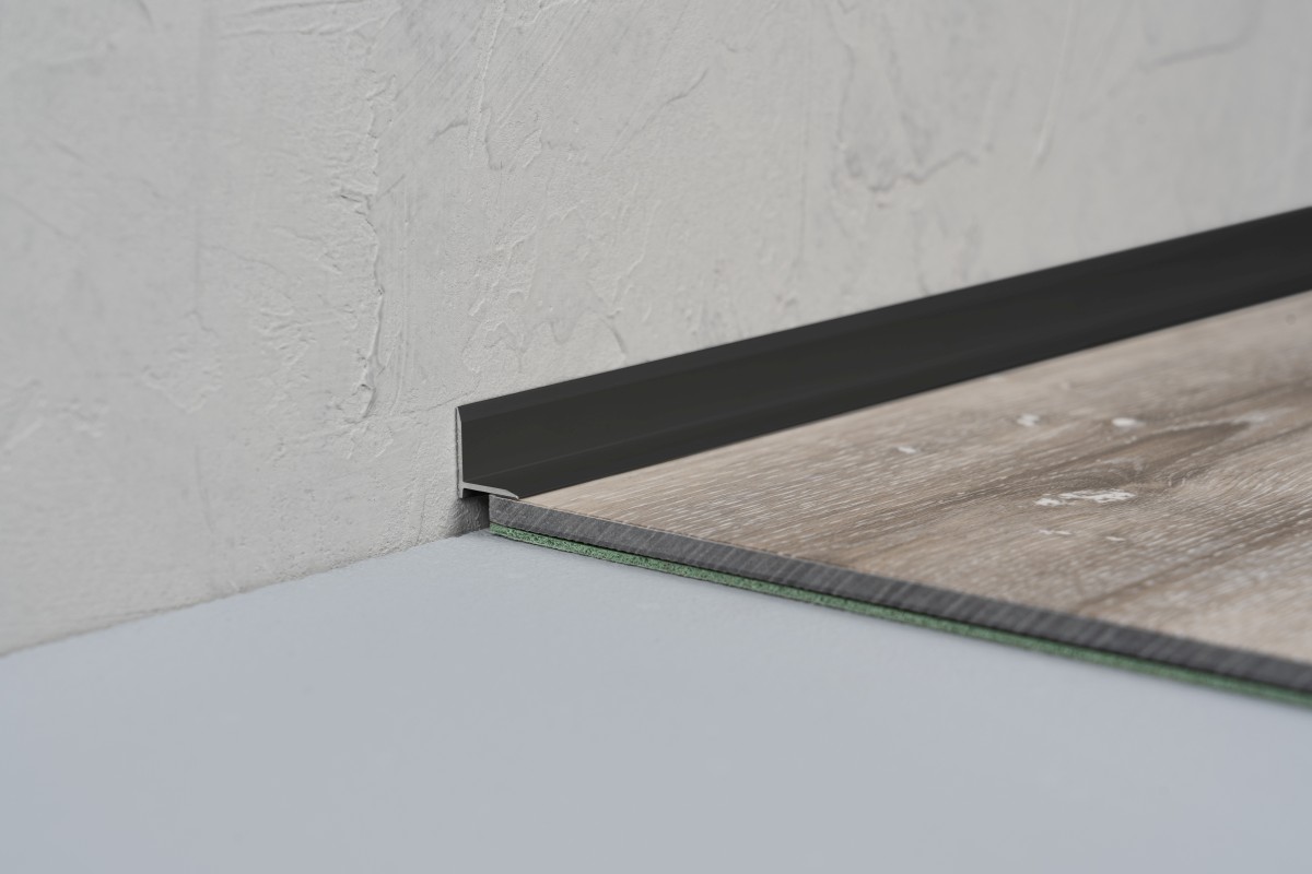 Wandanschlussprofil Nr. 298 - 13,1 x 13,1 mm Schwarz 2,50m Wandanschlussprofil Nr. 298 - 13,1 x 13,1 mm Schwarz 2,50m