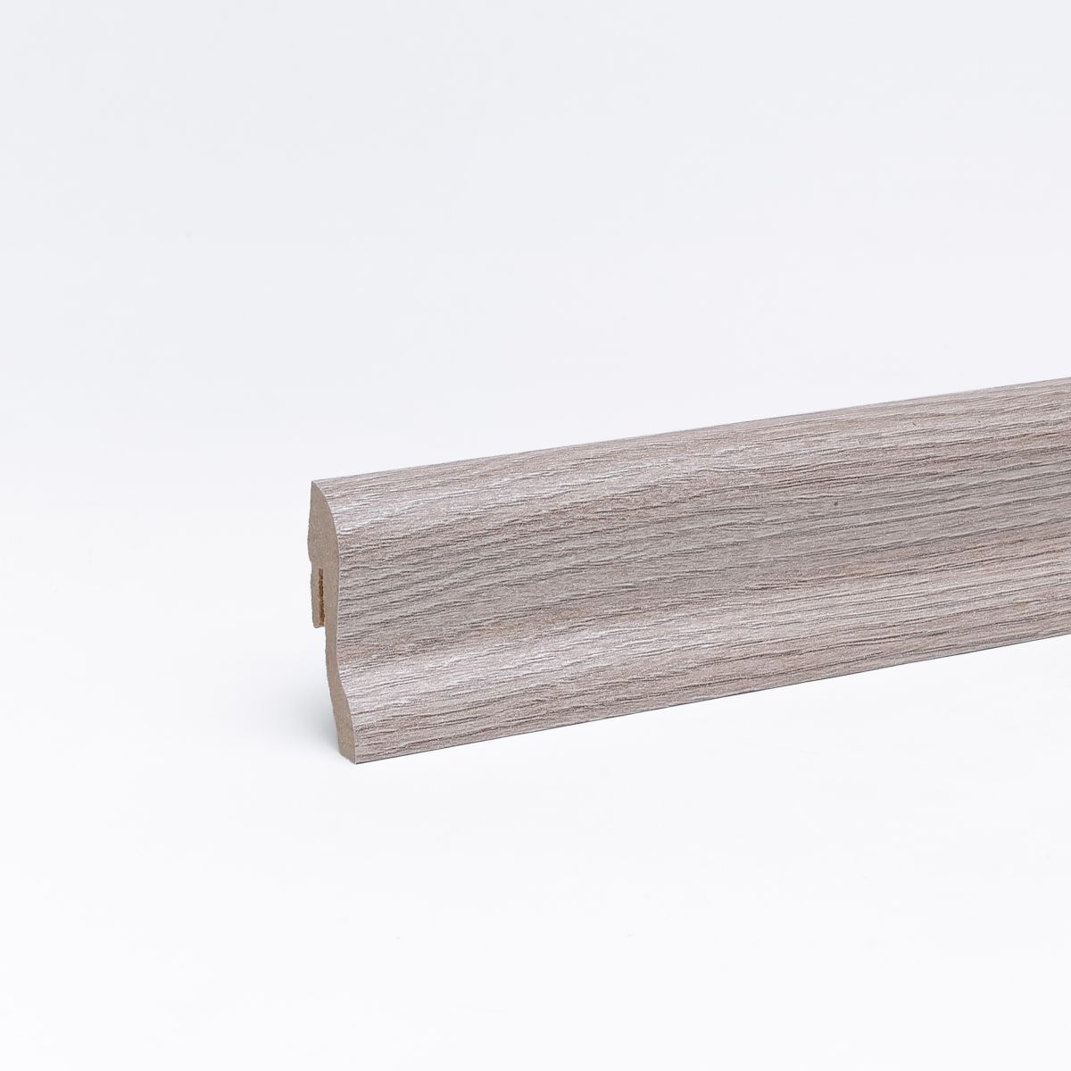 Sockelleiste mit Holzoptik 40mm Eiche weiß Sockelleiste mit Holzoptik 40mm Eiche weiß