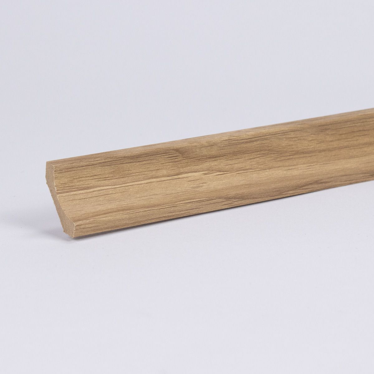 Hohlkehlleiste auf MDF-Träger Holzoptik Eiche Hohlkehlleiste auf MDF-Träger Holzoptik Eiche