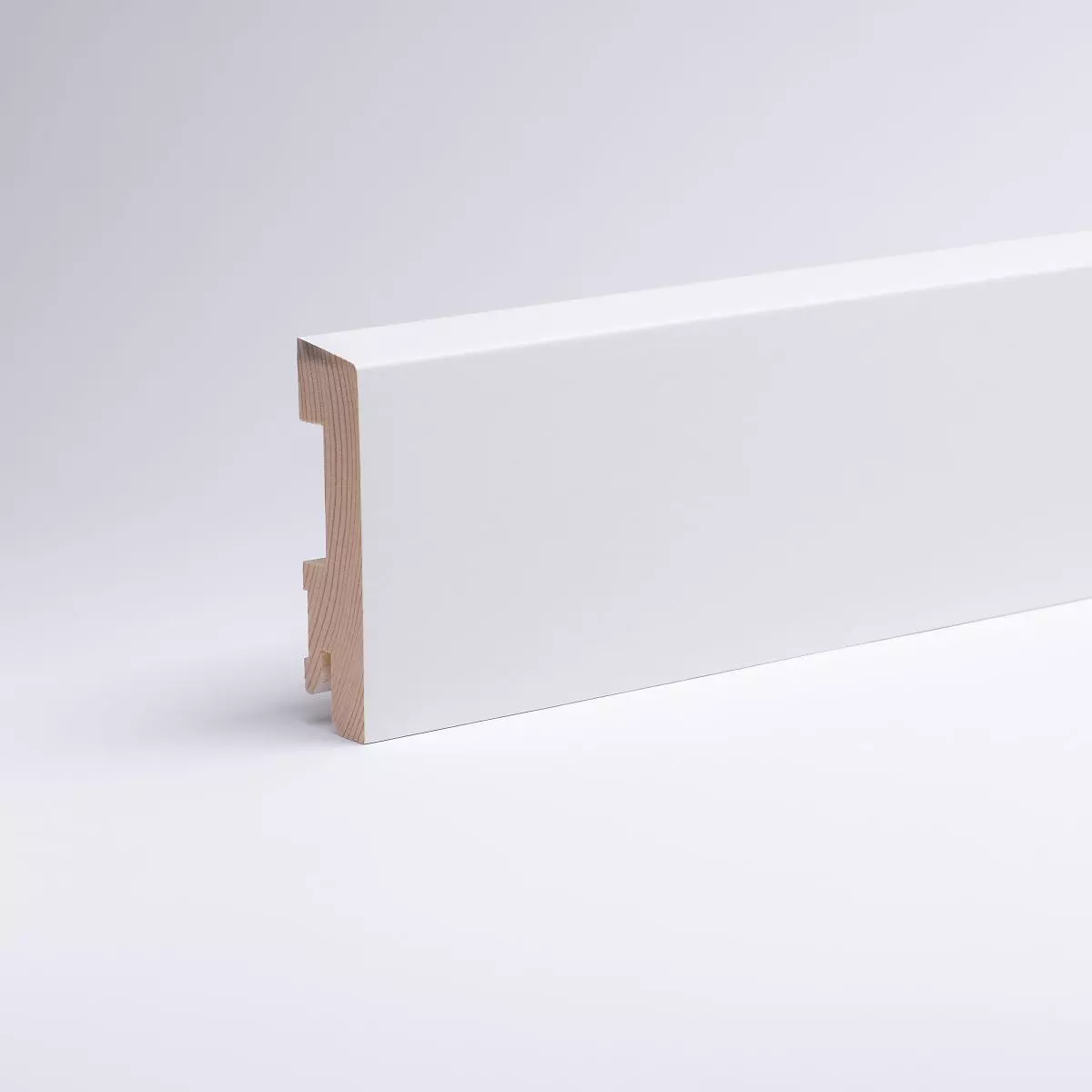 Massivholz Sockelleiste 80mm abgeschrägt - Buche RAL9016 Weiß lackiert
