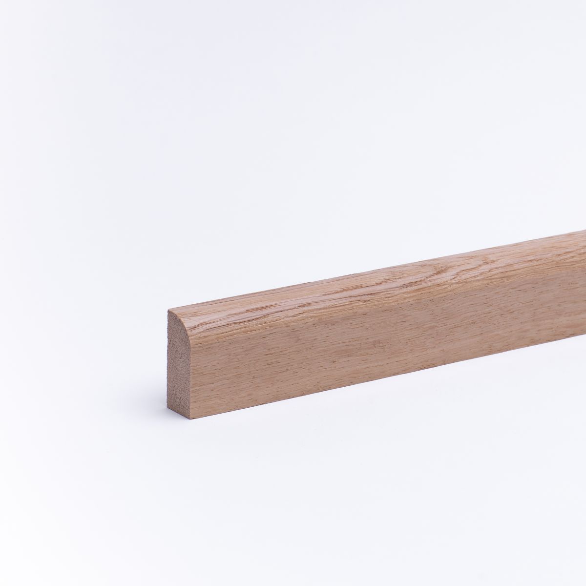 Massivholz Sockelleiste 35 x 15mm abgerundet - Eiche gelackt Massivholz Sockelleiste 35 x 15mm abgerundet - Eiche gelackt