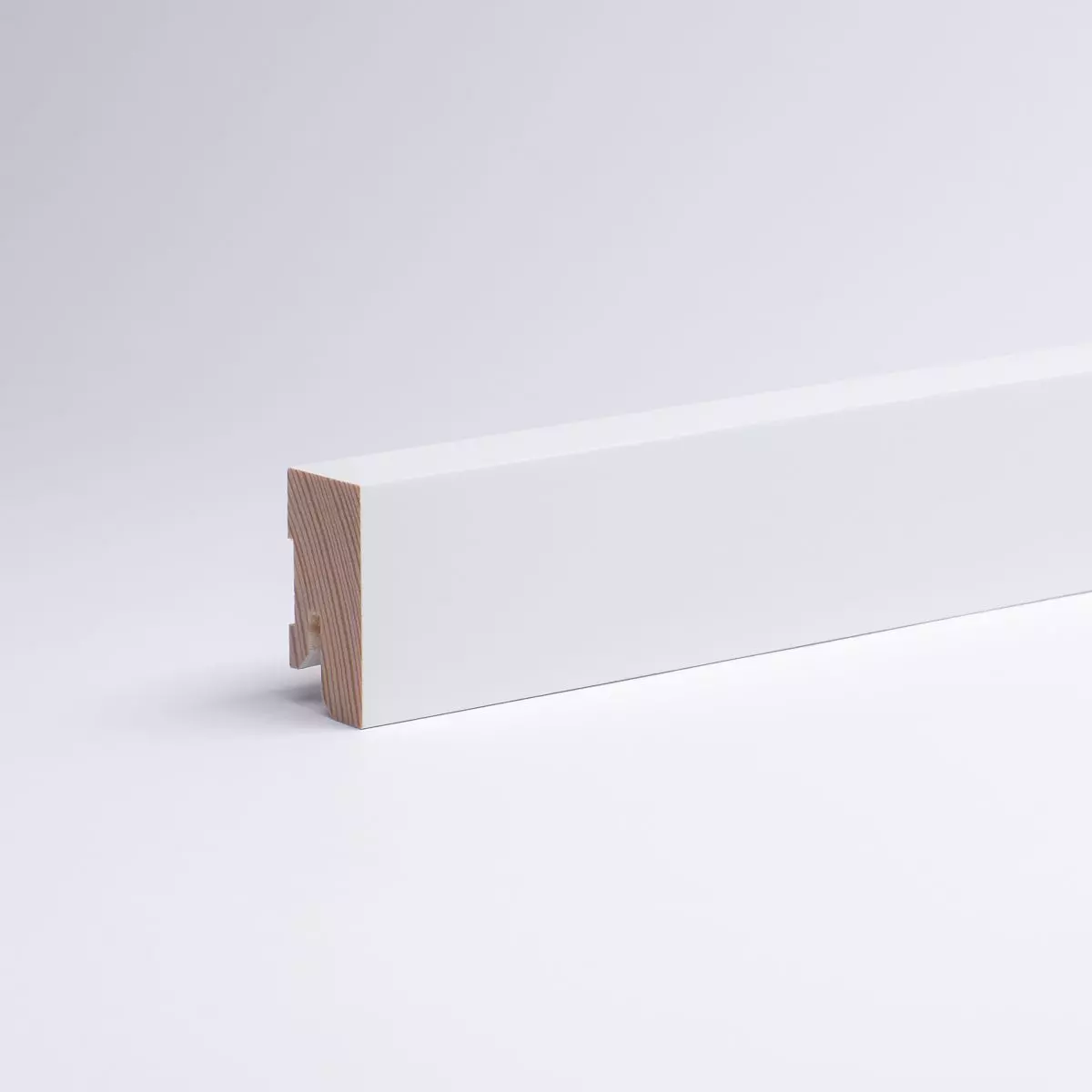 Vierkant Massivholz-Sockelleiste 40mm - Buche RAL9010 Weiß lackiert