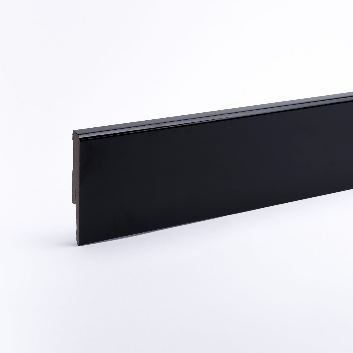 Sockelleiste Weimarer Profil 80 mm MDF - Schwarz hochglanz Sockelleiste Weimarer Profil 80 mm MDF - Schwarz hochglanz