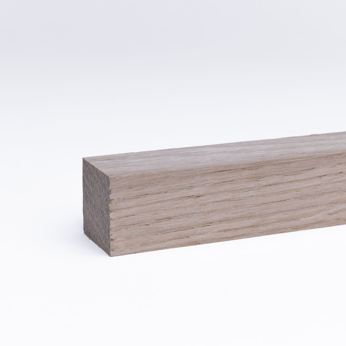 Massivholz Sockelleiste / Vierkantleiste 20 x 20 mm Eiche roh Massivholz Sockelleiste / Vierkantleiste 20 x 20 mm Eiche roh
