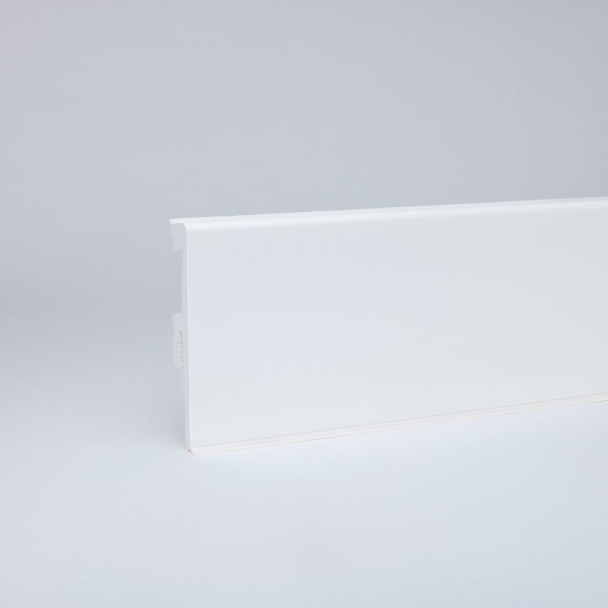 PVC Sockelleiste Prime-Flex 75mm weiß mit Dichtungslippe PVC Sockelleiste Prime-Flex 75mm weiß mit Dichtungslippe