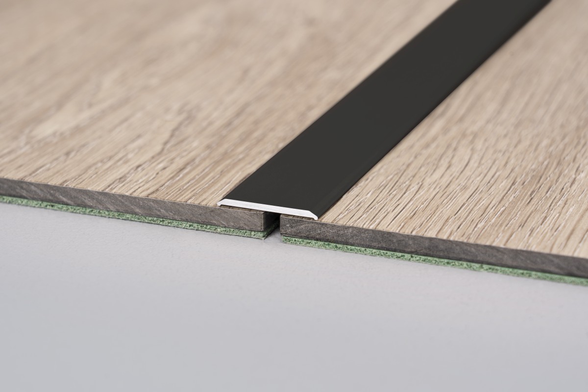 Übergangsprofil 24mm selbstklebend Schwarz pulverbeschichtet - 1,00 m Übergangsprofil 24mm selbstklebend Schwarz pulverbeschichtet - 1,00 m