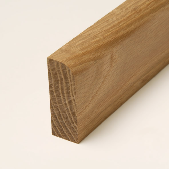 Massivholz Sockelleiste 60mm abgerundet - Eiche gelackt